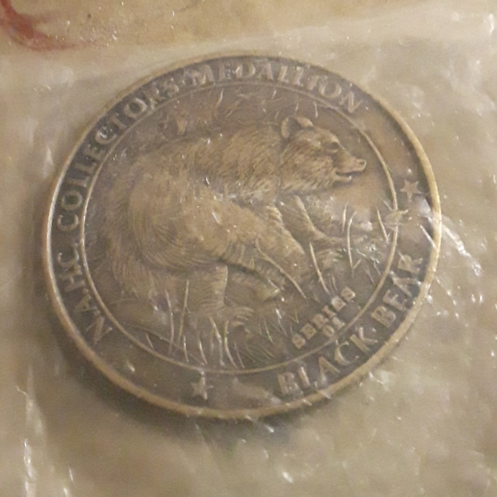 NAHC COLLECTORS MEDALLION BEAR COIN Series 1 NEW IN PKG - Picture 1 of 4